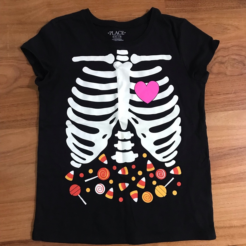 The Childrens Place Black Skeleton Candy T-Shirt with Pink Heart Size M 7-8